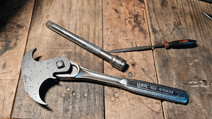 The Tight Space Seal Puller