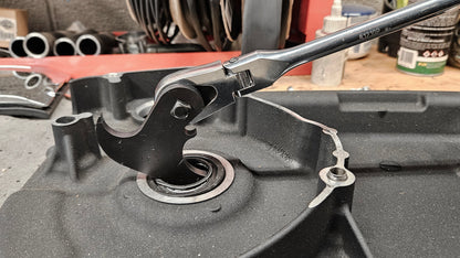 The Tight Space Seal Puller